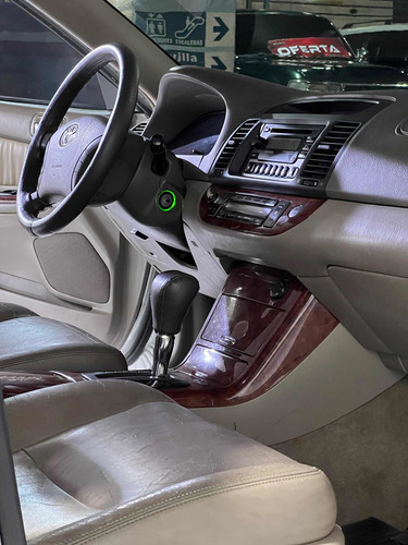 Imagen 3 de 4 de Toyota Camry Lumiere Automático