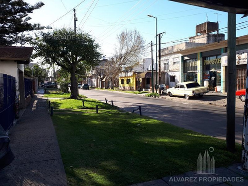 Imagen 30 de 30 de Venta En Bloque De 3 Locales Y 3 Viviendas Ituzaingo Retasado Oportunidad
