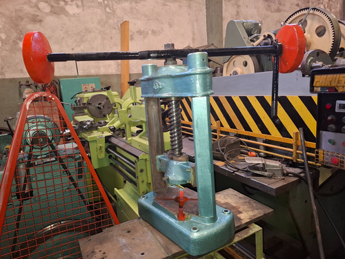 Balancin A Tornillo Manual De 15 Tn 2 Columnas (Usado)