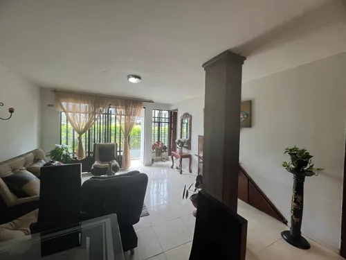 Apartamento Segundo Piso Santamaría Itagüí Cod.040225-25