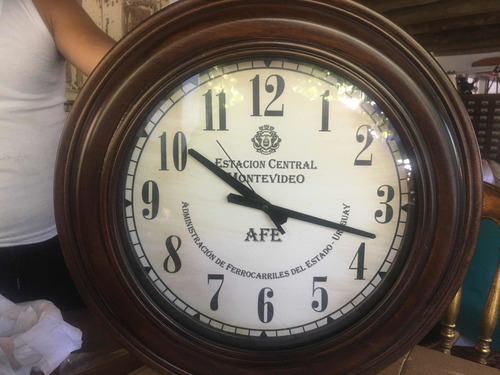 Imagen 6 de 12 de Reloj Tipo Antiguo Estacion Piriápolis Ferrocarril Afe