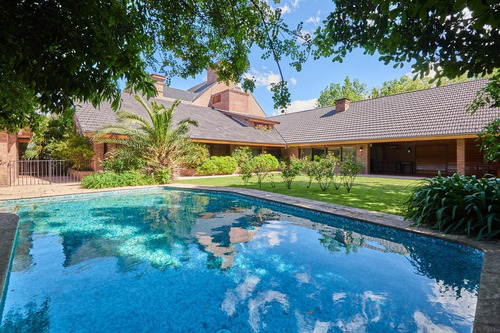 Imagen 2 de 28 de Casa A La Venta En Martínez Con Imponente Parque