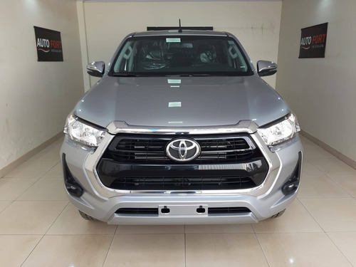 Imagem 2 de 10 de Toyota Hilux 2.8 D-4d Turbo Diesel Cd Srv 4x4 Automático
