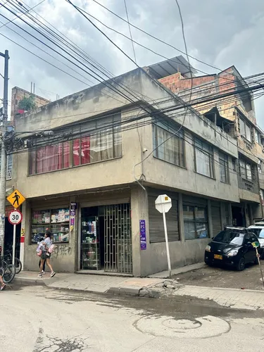 Casa En Venta!! Esquinera Con Local, Excelente Ubicación