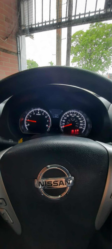 Imagen 8 de 11 de Nissan Versa 2015 1.6 Advance Mt C/gnc