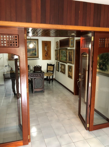 Imagen 7 de 16 de Se Vende Casa 780m2 6h+2s/6b+2s/6p Prados Del Este 6885