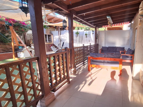 Casa Aislada 3 Pisos En Condominio. 3d+3b Cod. 41095