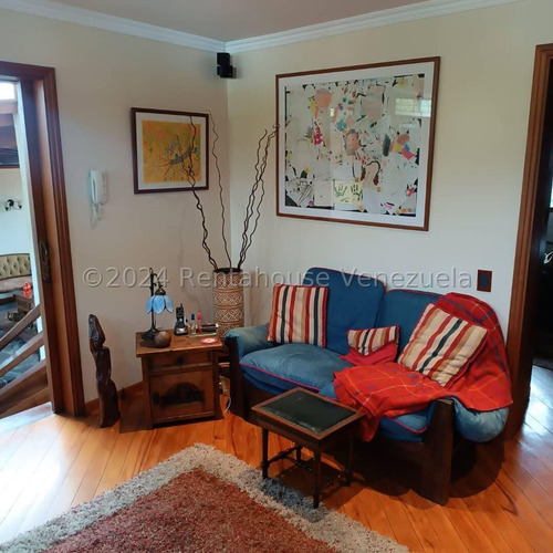 Ss: Vende Casa 24-13892 En Cumbres De Curumo De 832 M2. De 5h/7b/4pe