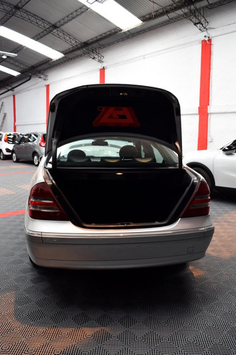 Imagen 9 de 18 de Mercedes-benz 220 C220 Cdi 2005