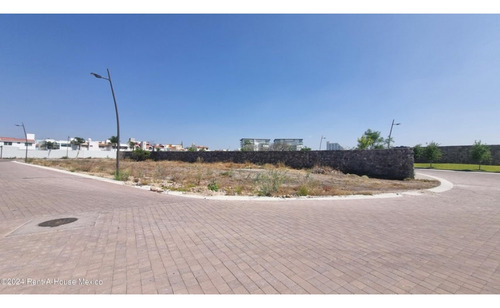 Preventa De Terreno Residencial En Milenio 3 De 243.26 Mts2