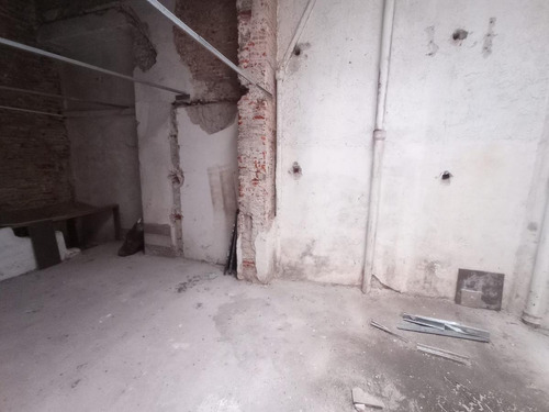 Imagen 6 de 10 de Local Comercial - Sarandí Y 33 , 300 M2 De Salón, 13 Mts De Frente, Único !!