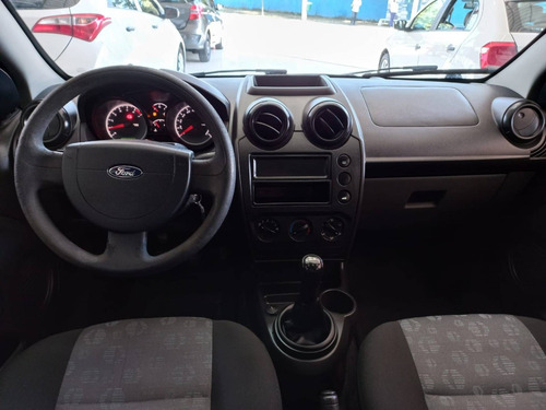 Imagem 6 de 9 de Ford Fiesta 1.0 Rocam Hatch 8v Flex 4p Manual