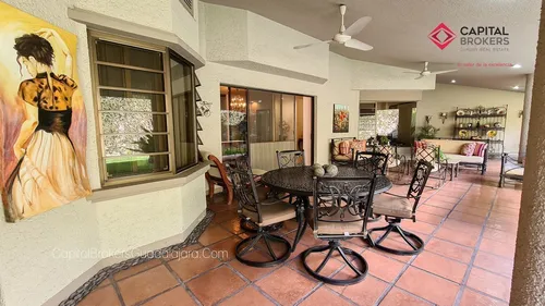 Casa En Venta En Providencia Espacios Amplios