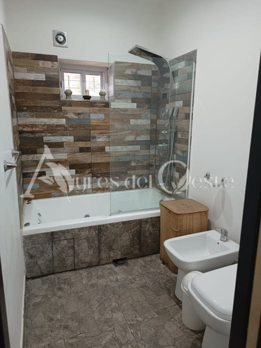 Imagen 10 de 15 de Casa Quinta Remodelada Con Pileta, Parrilla, Parque, Wifi, Seguridad A Solo 35min De Caba.