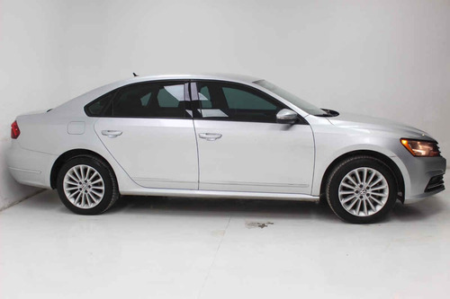 Imagen 6 de 13 de Volkswagen Passat 2017 5 Cilindros