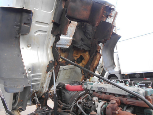 Imagem 10 de 25 de Volvo Vm 260 2010 Roll-on Roll-off
