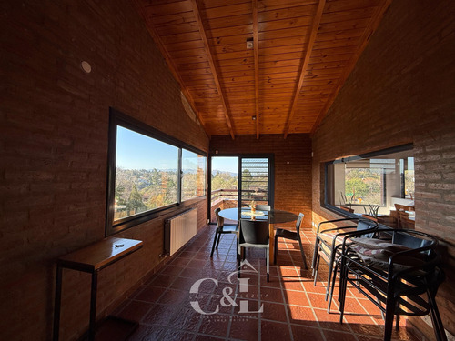 Venta Casa De Categoria Y Dpto Con Piscina En Villa Del Lago