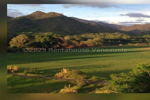 En Guarico Carretera A San Juan De Los Morros , Espectacular Hacienda De 88 Has, 20 De Ellas Vegas A Orillas Del Río Guárico,mls#24-637
