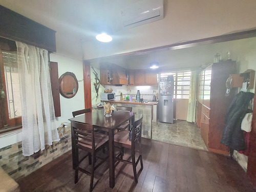 Imagen 4 de 14 de Venta Casa 2 Dormitorios Piscina Barbacoa - Mercado Modelo