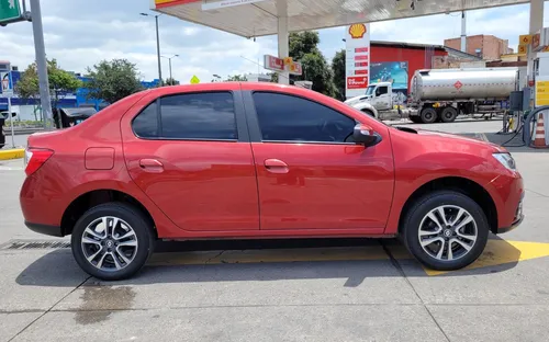 Renault Logan 1.6 Intens