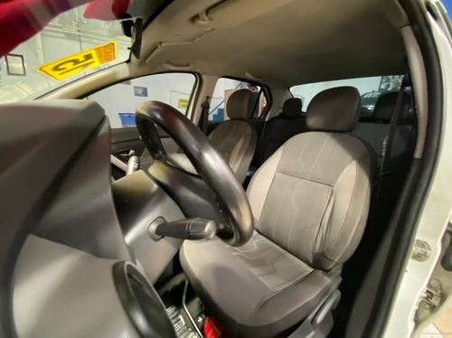 Imagem 10 de 15 de Renault Logan 2015 1.0 Flex Expression 16v Branco