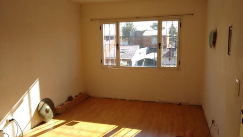 Imagen 18 de 30 de Excelente Chalet En Venta -zona Residencial Castelar Norte- 5 Ambientes- Toma Menor Valor