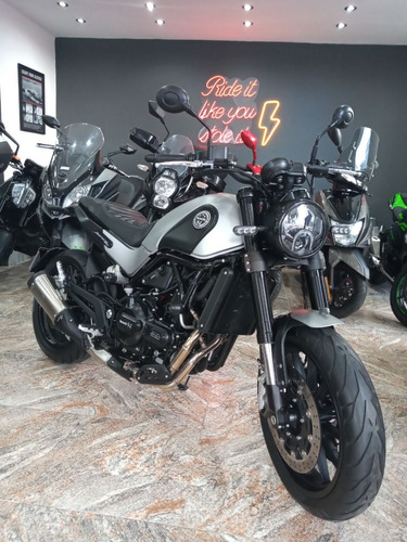 Benelli Leoncino 500 Modelo 2021 Con 12.000kms