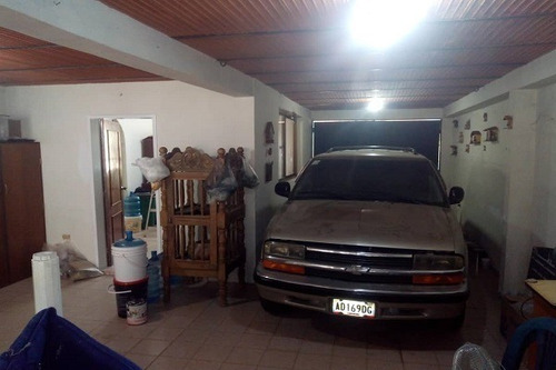 Imagen 11 de 18 de Asein975 Vende Amplia Casa En San Joaquin Sector La Camachera