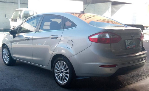 Imagen 3 de 6 de Ford Fiesta Titanium