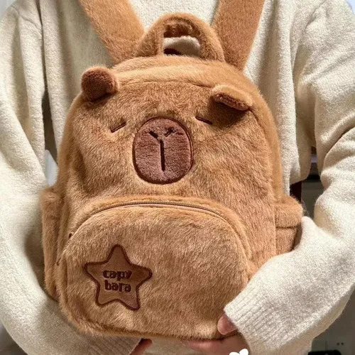 Mochila De Peluche De Capibara Color Marrón