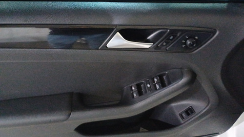 Volkswagen Jetta 2.0 Style Mt