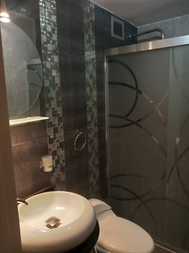 Imagen 8 de 14 de En Venta Apartamento En Residencias Los Chaguaramos Edif. Los Frailes 04243368365
