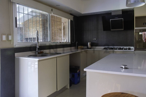 Casa En Venta Funes