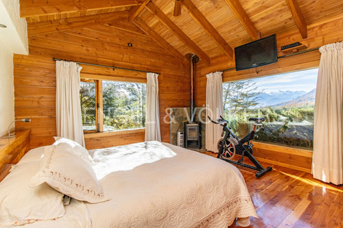 Acogedora Casa Con Vista Al Valle De Huife En Pucón