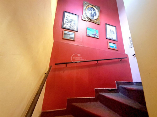 Casa En Venta De 5 Dorm. En Ñuñoa