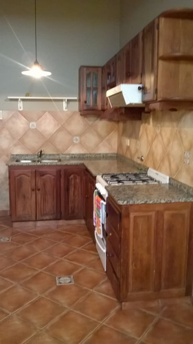 Chalet En Venta Temperley 2 Dormitorios Garage Permuta Caba