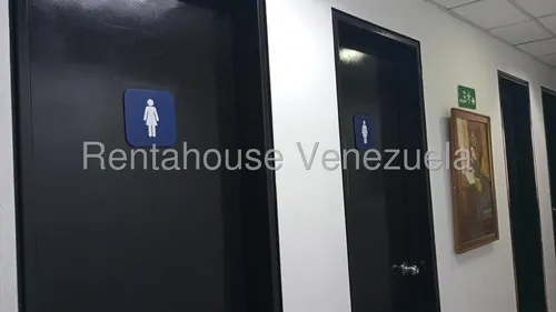 Se Alquila Oficina En La Urbina