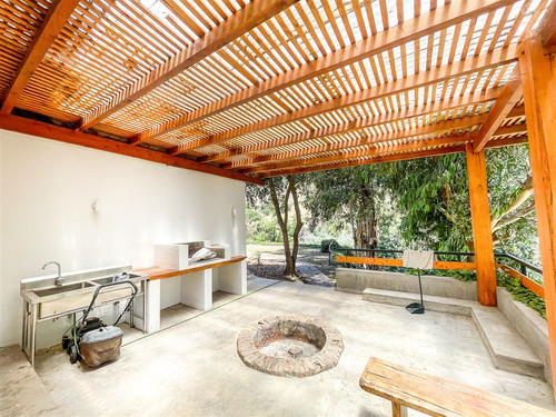 Casa En Venta De 4 Dorm. En Lo Barnechea