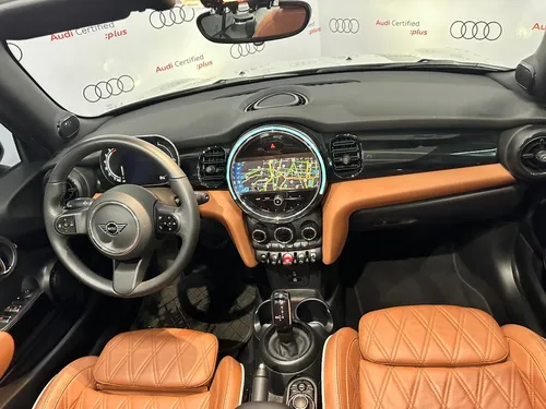 Mini Cooper Convertible 1.5 Iconic At