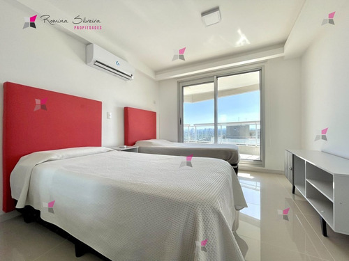 Imagen 18 de 22 de Excelente Apartamento De 2 Dormitorios Y Dependencia De Servicio Frente Al Mar