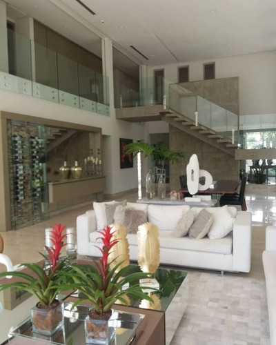 Imagen 1 de 14 de Mary Castro Vende Casa Inteligente En Guaparo
