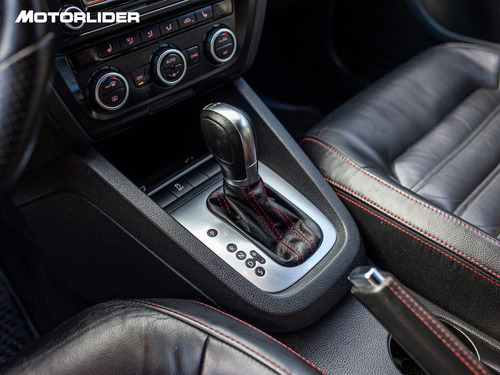 Imagen 13 de 25 de Volkswagen Vento 2.0 Gli Dsg | Permuta / Financia