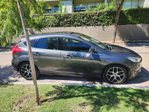 Ford Focus III 2.0 Sedan Titanium At6