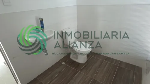 Local En Arriendo En El Parnaso. Cod A16585