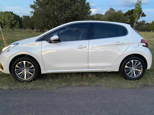 Imagen 3 de 5 de Peugeot 208 1.6 Feline 2018