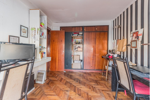 Casa. Gran Potencial Para Desarrollo Inmobiliario. Quincho Y Garage. Avellaneda Centro