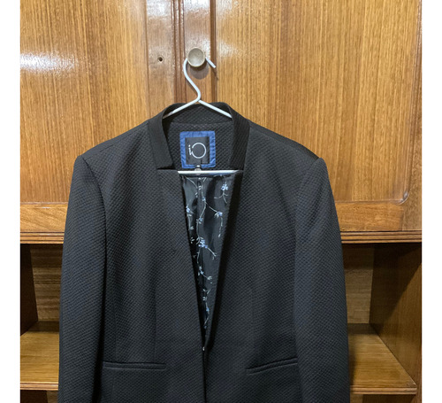 Blazer Negro, Marca Io.