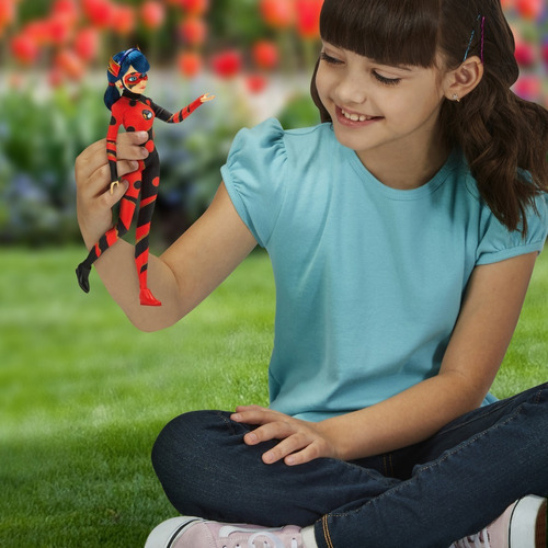 Imagen 4 de 4 de Miraculous Dragon Bug Muñeca