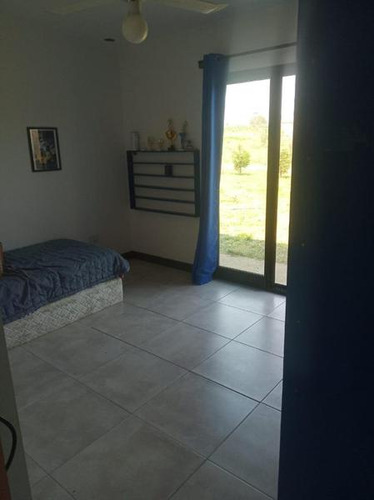 Casa 3 Dormitorios, 2 Baños, Piscina Y Amplio Parque