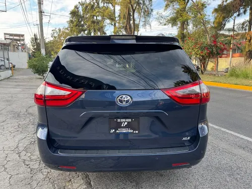 Toyota Sienna 3.5 Xle At